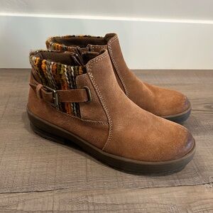 Earth Origins Tate Sued Ankle Boots with Multicolor Knit Size 9, fits like 8
